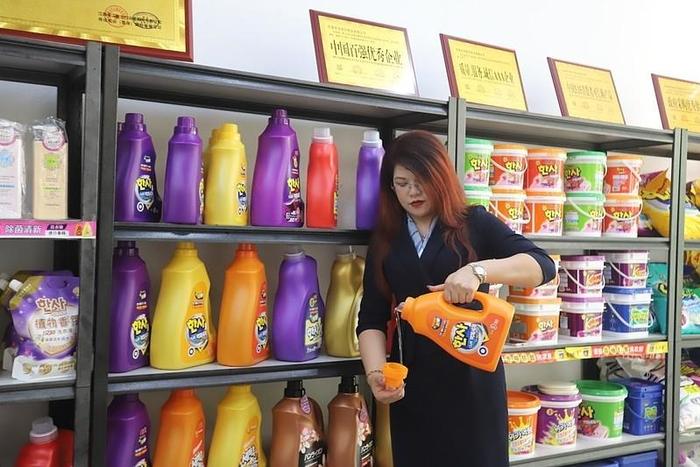 汉狮品牌洗护用品央视广告暨战略合作签约仪式在莞成功举行，电子产品销售领域引关注